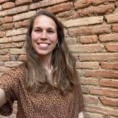 Portrait de Esther, facilitatrice chez Outwork